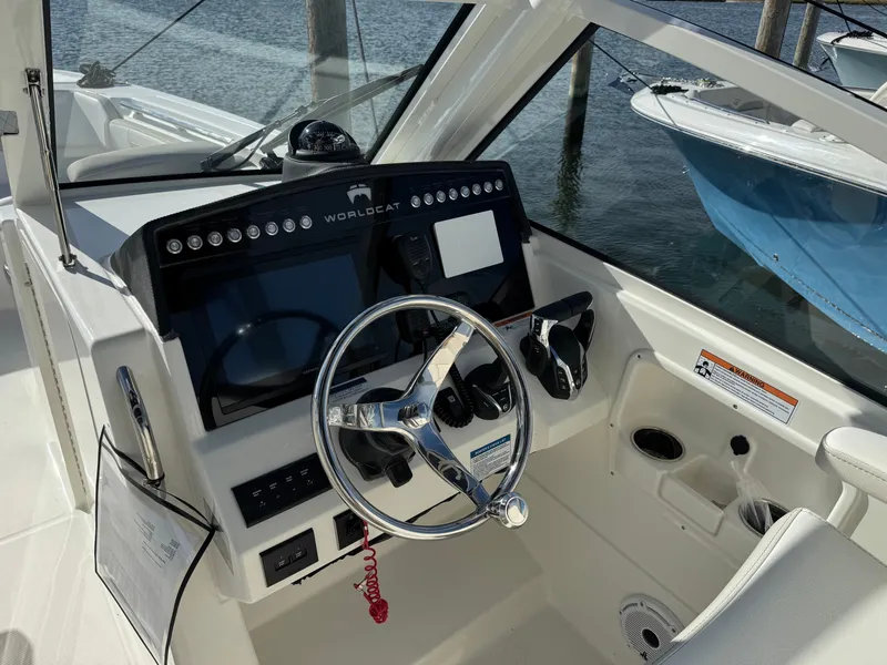 Slide: The Image of World Cat 280 DC-X 2026 - 10