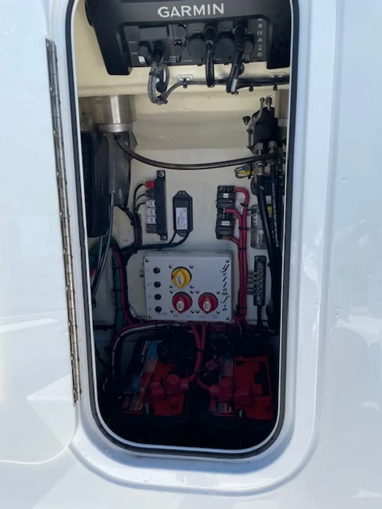 Slide: The Image of Yellowfin 21 Bay 2018 - 13