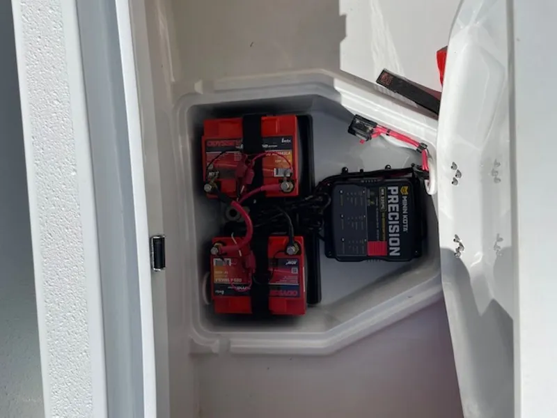 Slide: The Image of Yellowfin 21 Bay 2018 - 14