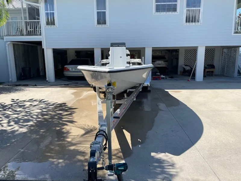 Slide: The Image of Yellowfin 21 Bay 2018 - 2