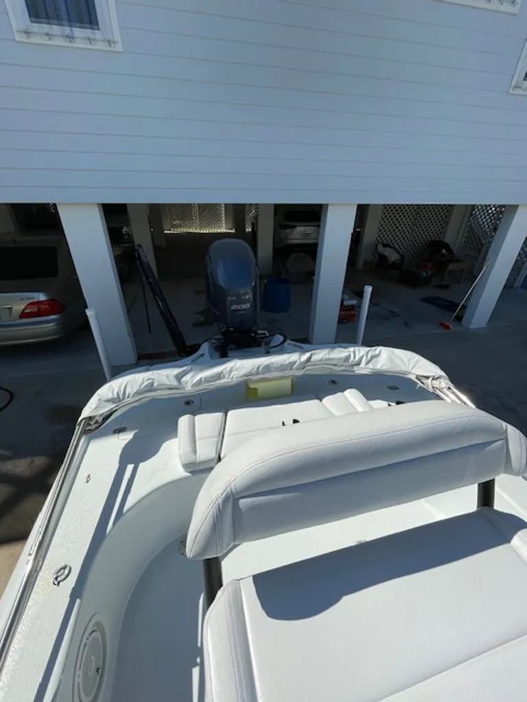 Slide: The Image of Yellowfin 21 Bay 2018 - 20