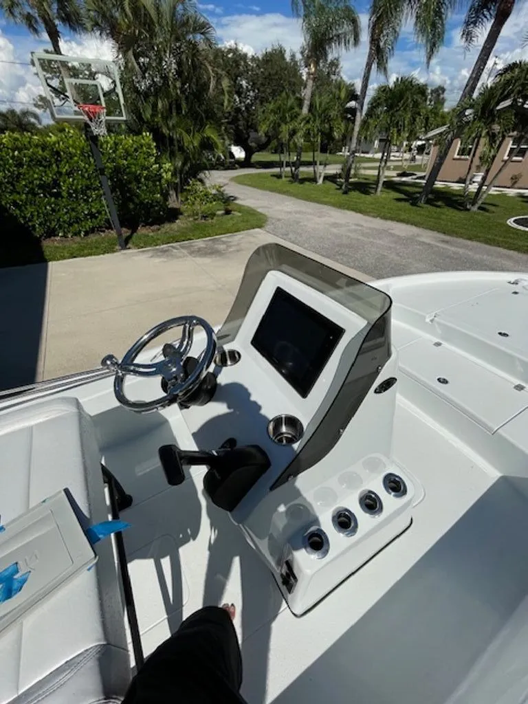 Slide: The Image of Yellowfin 21 Bay 2018 - 21