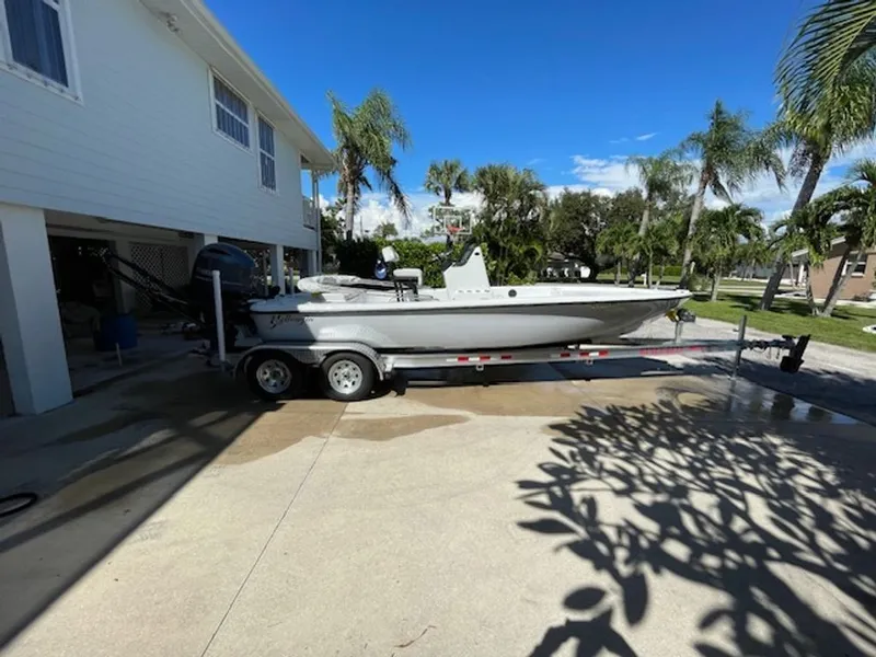 Slide: The Image of Yellowfin 21 Bay 2018 - 22