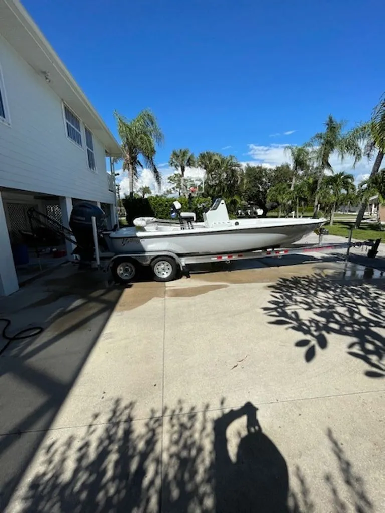 Slide: The Image of Yellowfin 21 Bay 2018 - 23