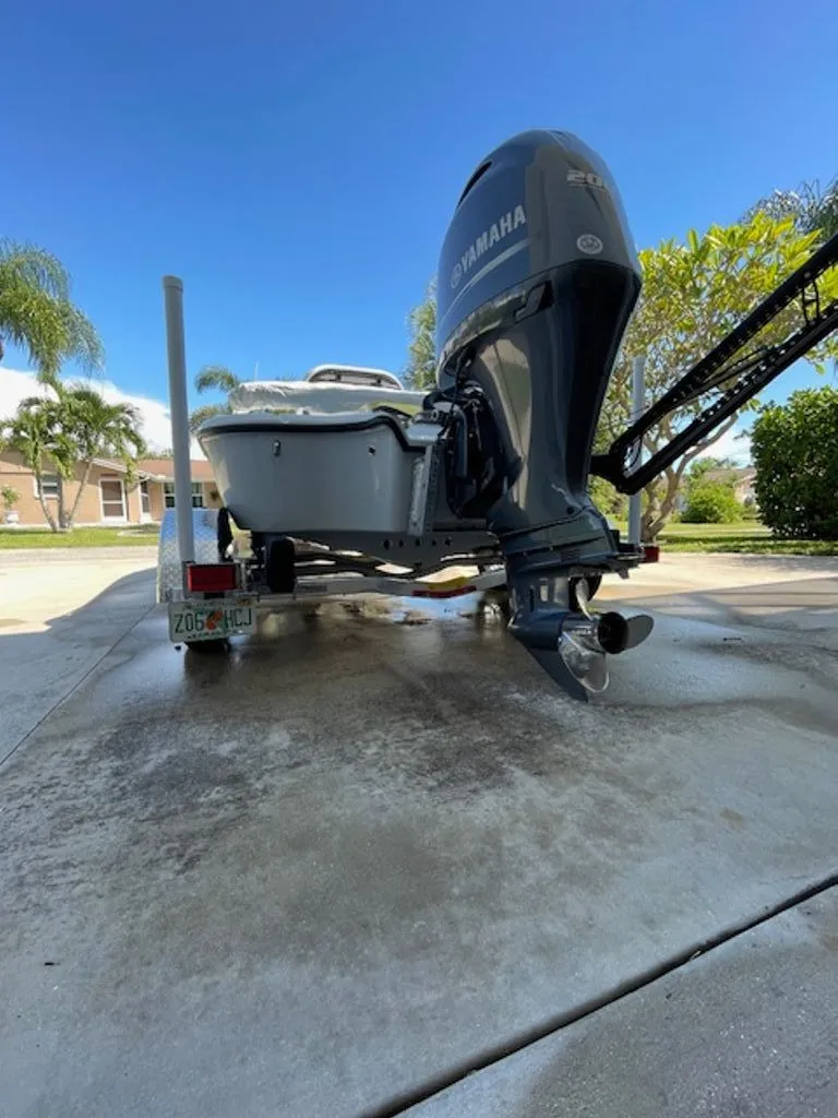 Slide: The Image of Yellowfin 21 Bay 2018 - 24