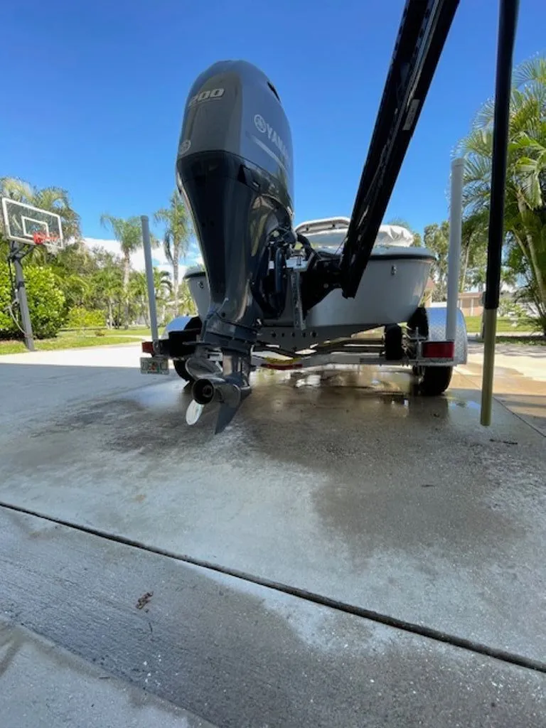 Slide: The Image of Yellowfin 21 Bay 2018 - 25