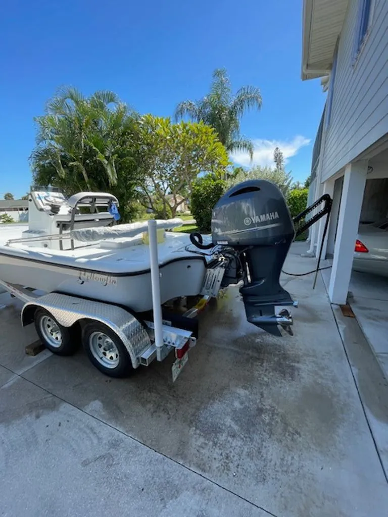 Slide: The Image of Yellowfin 21 Bay 2018 - 27