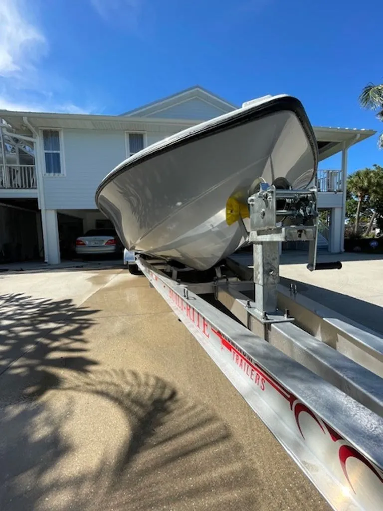 Slide: The Image of Yellowfin 21 Bay 2018 - 28