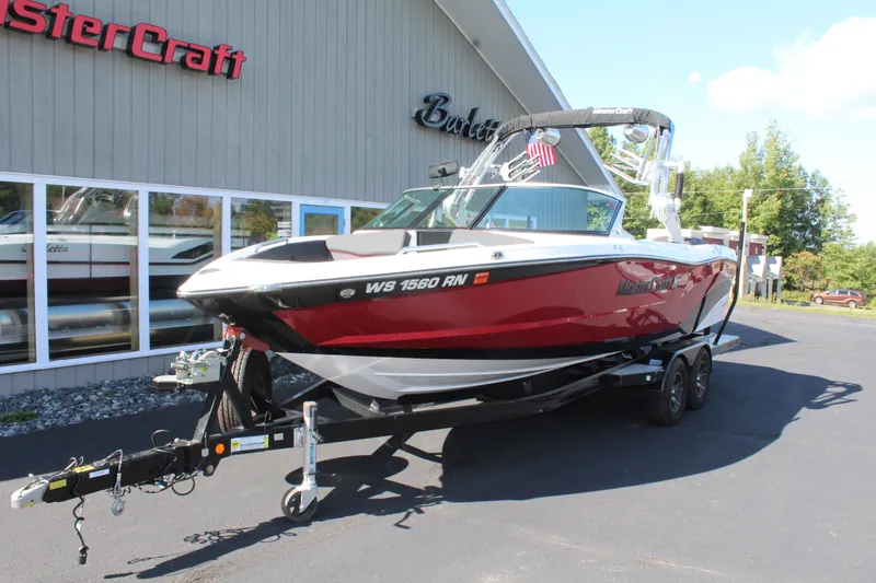 Slide: The Image of MasterCraft XT23 2017 - 3