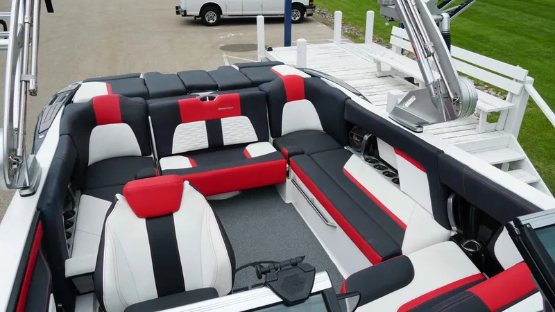 Slide: The Image of MasterCraft X22 2019 - 10