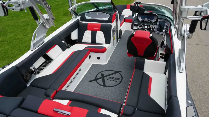 Slide: The Image of MasterCraft X22 2019 - 5