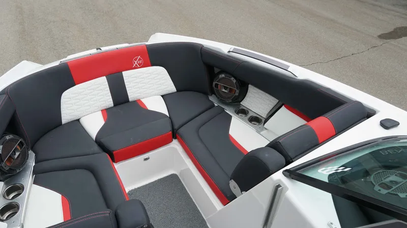 Slide: The Image of MasterCraft X22 2019 - 8