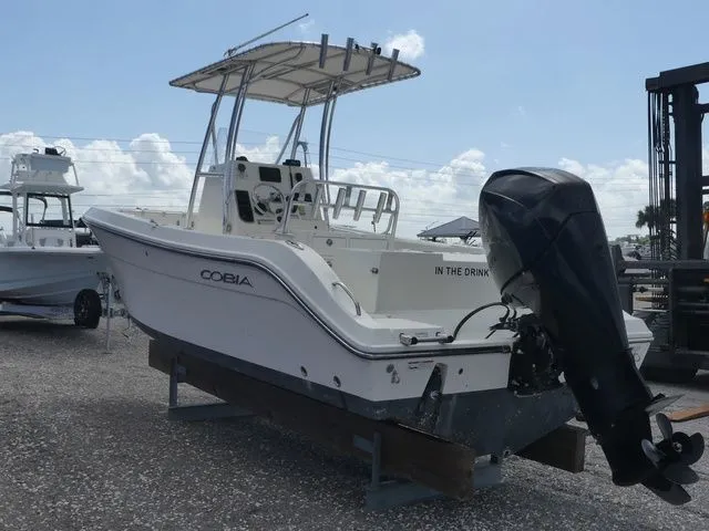 Slide: The Image of Cobia 237 Center Console 2020 - 4
