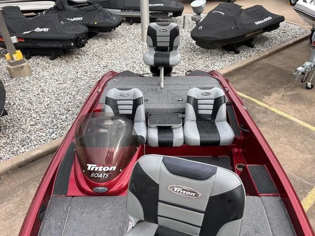 Slide: The Image of Triton 17 Explorer 2011 - 14