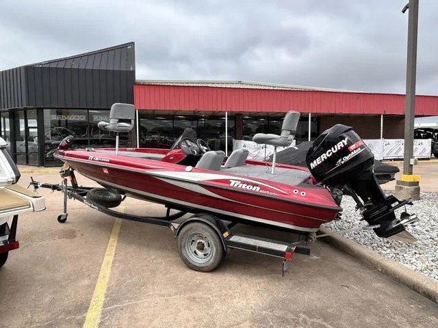 Slide: The Image of Triton 17 Explorer 2011 - 17