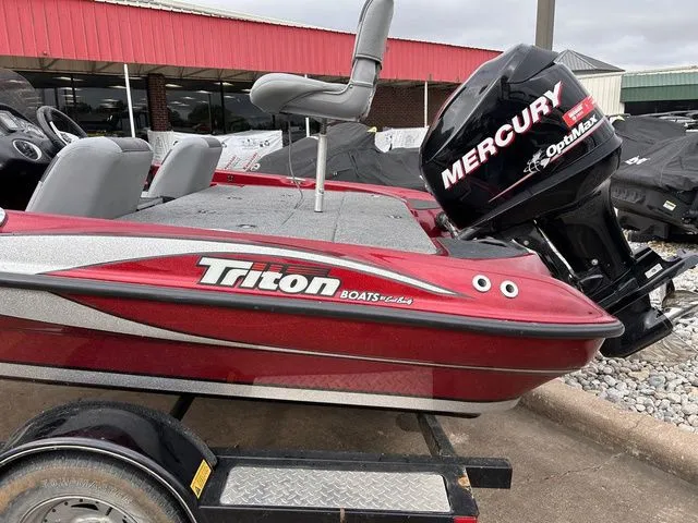 Slide: The Image of Triton 17 Explorer 2011 - 18