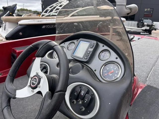 Slide: The Image of Triton 17 Explorer 2011 - 4