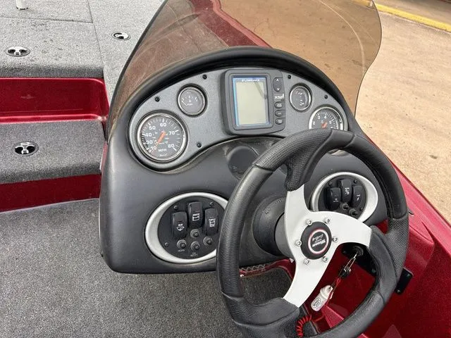 Slide: The Image of Triton 17 Explorer 2011 - 8