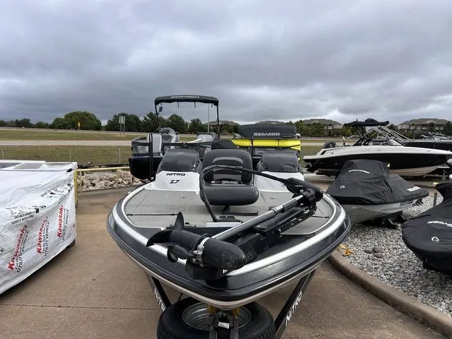 Slide: The Image of Nitro Z-7 2011 - 26