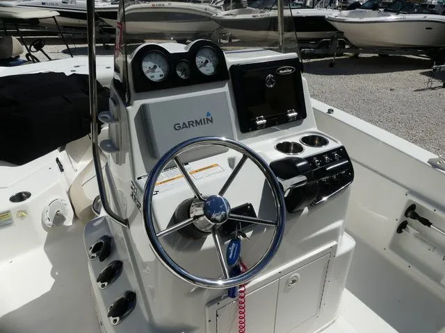 Slide: The Image of NauticStar 211 Angler 2017 - 5