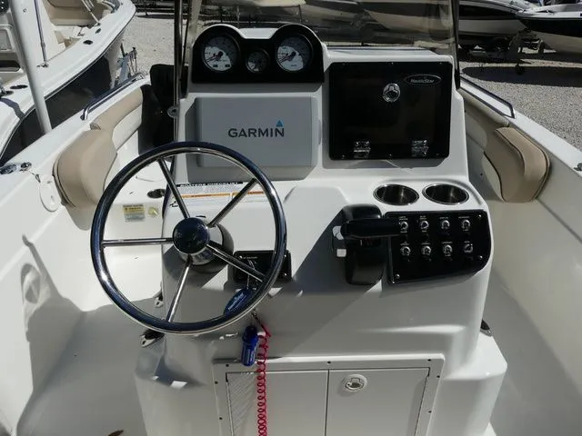 Slide: The Image of NauticStar 211 Angler 2017 - 6