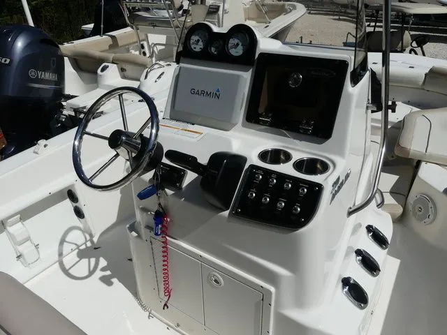 Slide: The Image of NauticStar 211 Angler 2017 - 7