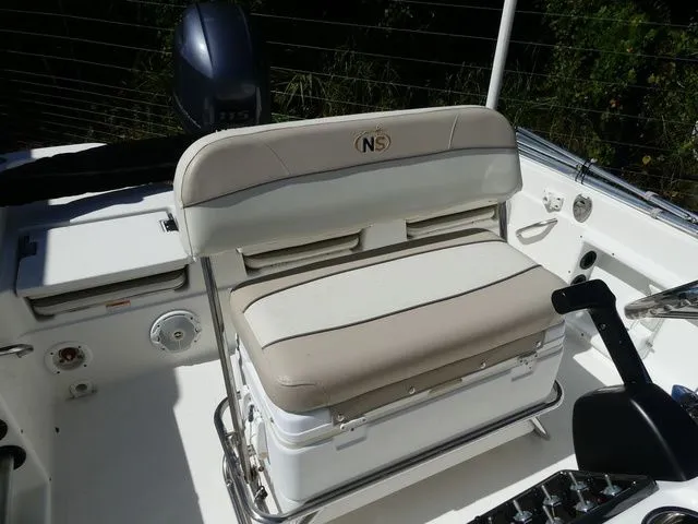 Slide: The Image of NauticStar 211 Angler 2017 - 8