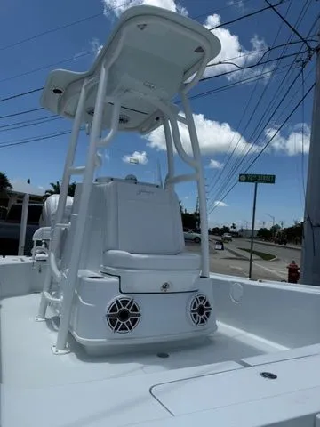 Slide: The Image of Yellowfin 24CE 2026 - 3