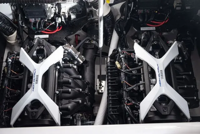 Slide: The Image of Yamaha 222S 2025 - 16