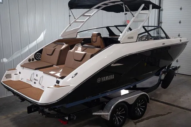 Slide: The Image of Yamaha 222S 2025 - 3