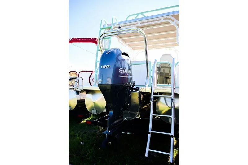 Slide: The Image of 2022 Aloha Pontoon 260 Tropical Series Sundeck with Yamaha 150 outboard motor. - 4
