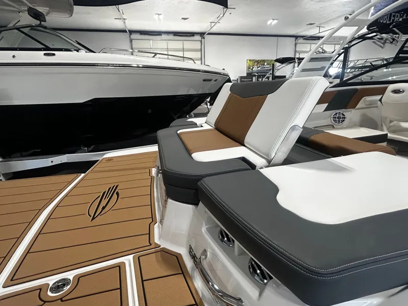 Slide: The Image of Chaparral 23 SSi 2025 - 12