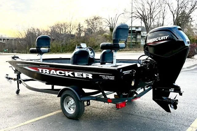 Slide: The Image of Tracker Pro Team 175 Crappie Edition 2026 - 28