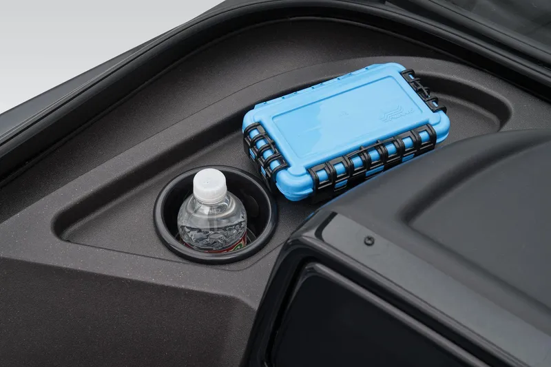 Slide: The Image of Tracker Targa V-18 WT 2026 - 45