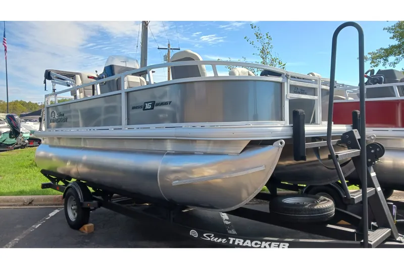 The Image of Sun Tracker Bass Buggy 16 XL Select 2026 - undefined