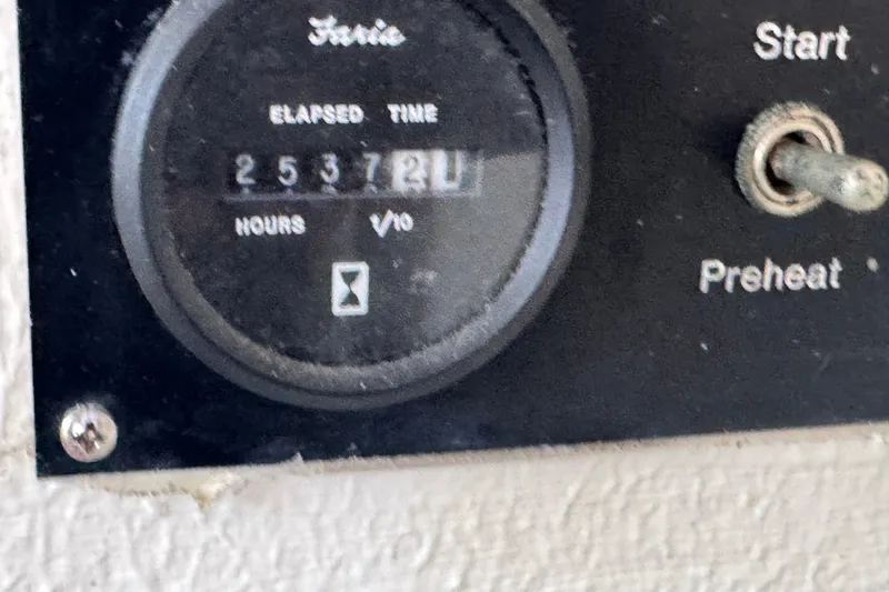 Slide: The Image of Hour meter on 1965 Hatteras 41 Convertible showing 2537.2 hours elapsed. - 14