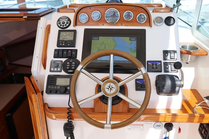 Slide: The Image of SIDEKICK, 2007 Hunt Yachts Surfhunter 29 - 10