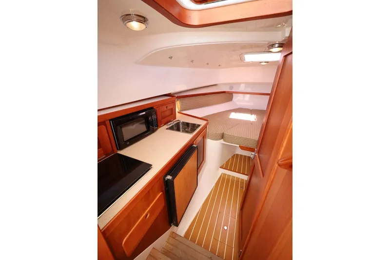 Slide: The Image of SIDEKICK, 2007 Hunt Yachts Surfhunter 29 - 13