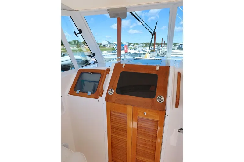 Slide: The Image of SIDEKICK, 2007 Hunt Yachts Surfhunter 29 - 12