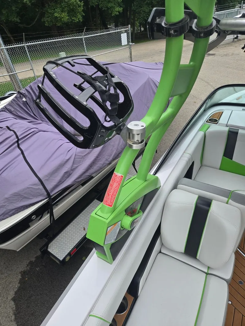 Slide: The Image of Nautique Super Air Nautique 230 2014 - 12