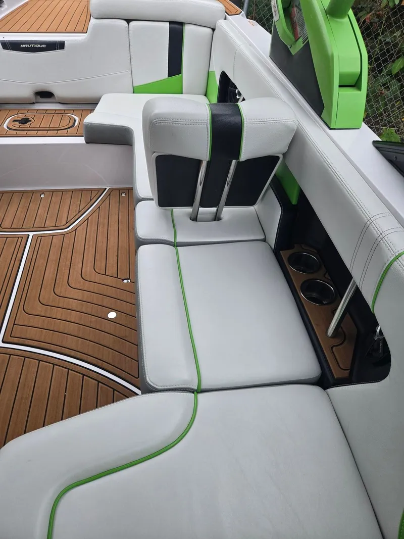 Slide: The Image of Nautique Super Air Nautique 230 2014 - 15