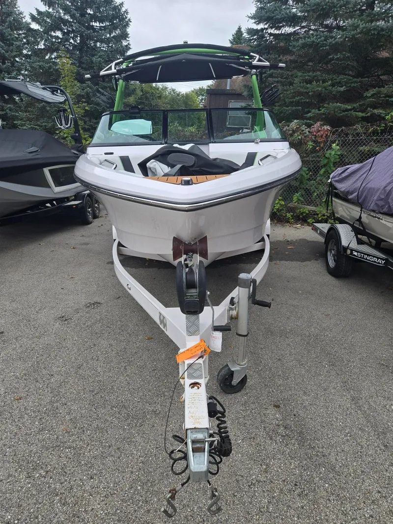 Slide: The Image of Nautique Super Air Nautique 230 2014 - 3