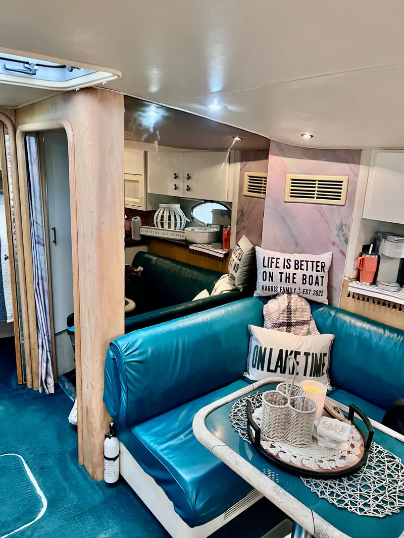 Slide: The Image of Wellcraft 43 Portofino 1992 - 6