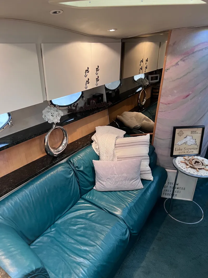 Slide: The Image of Wellcraft 43 Portofino 1992 - 8