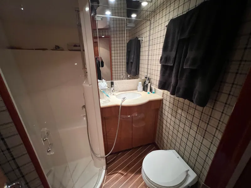 Slide: The Image of Hatteras 64 Motor Yacht 2008 - 12