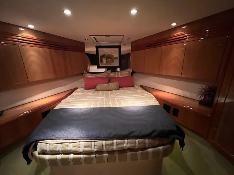 Slide: The Image of Hatteras 64 Motor Yacht 2008 - 13