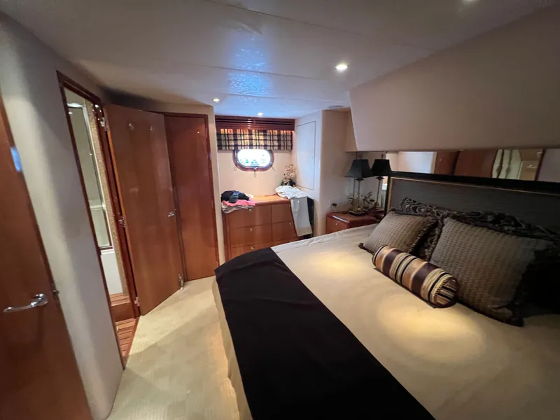 Slide: The Image of Hatteras 64 Motor Yacht 2008 - 17