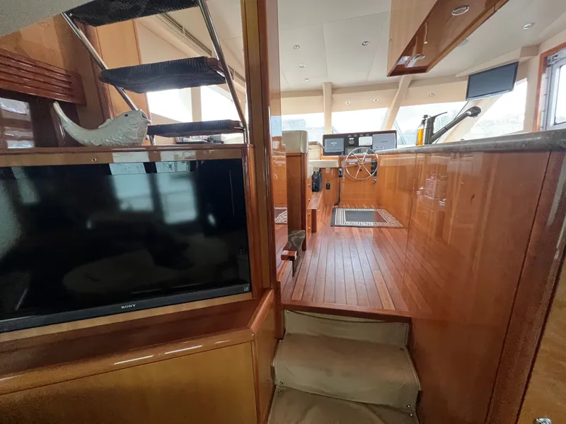 Slide: The Image of Hatteras 64 Motor Yacht 2008 - 4