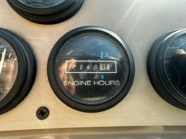 Slide: The Image of Carver 350 Mariner 2000 - 22