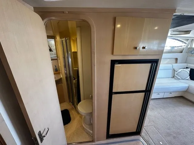 Slide: The Image of Carver 350 Mariner 2000 - 32